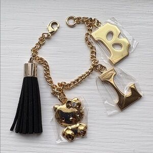 La Bagagerie Hello Kitty chain charm for bags/it could be worn as a bracelet.